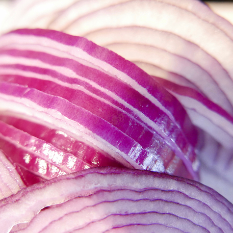 How to sauté purple onions to a delicious crisp?